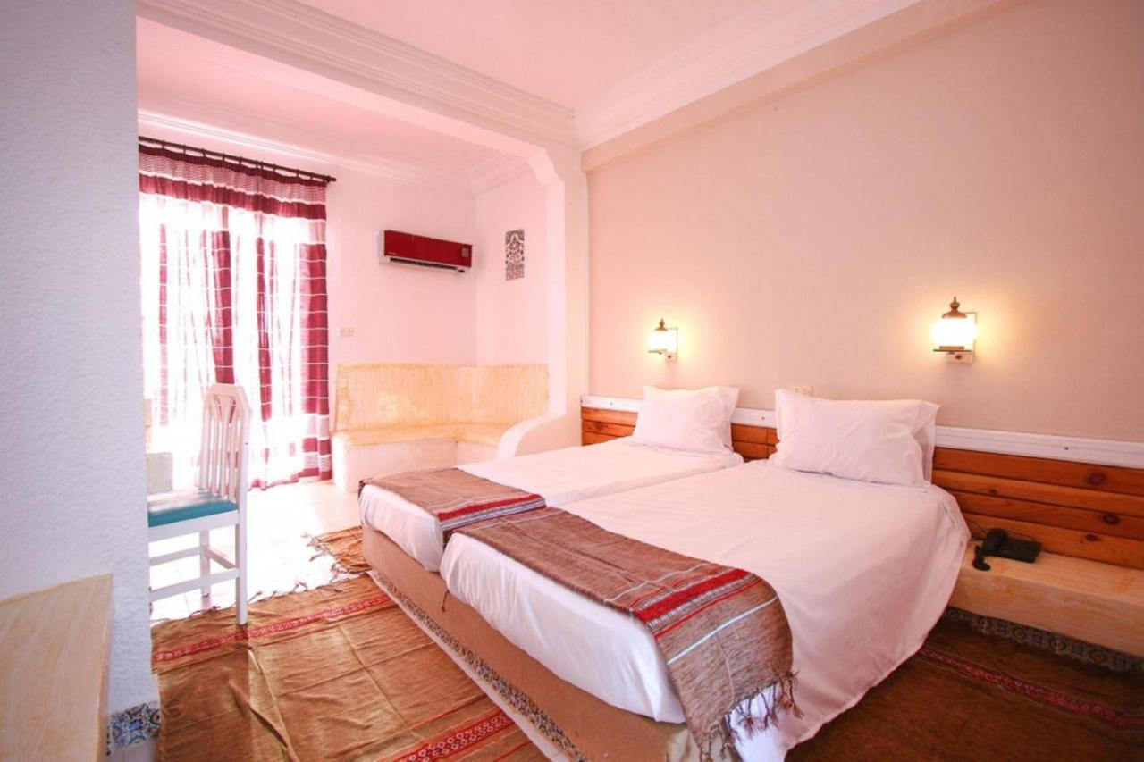 Club Tergui Hotel Chott Meriem Exterior foto